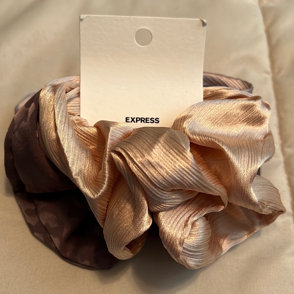 Express scrunching pack: total 3 new with tags